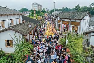 京多安：在诸多非常优秀的教练麾下踢球，不尝试成为教练会是错误